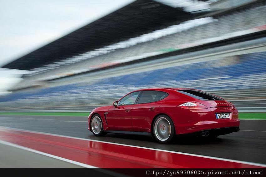 Porsche Panamera GTS (13)