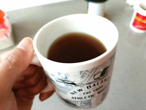 喝8more 燉梨銀耳潤喉膏.jpg