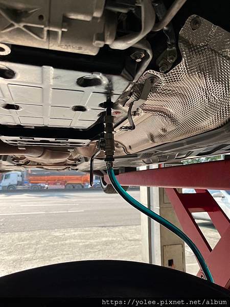 Mercedes-Benz W205 C300 10萬公里保