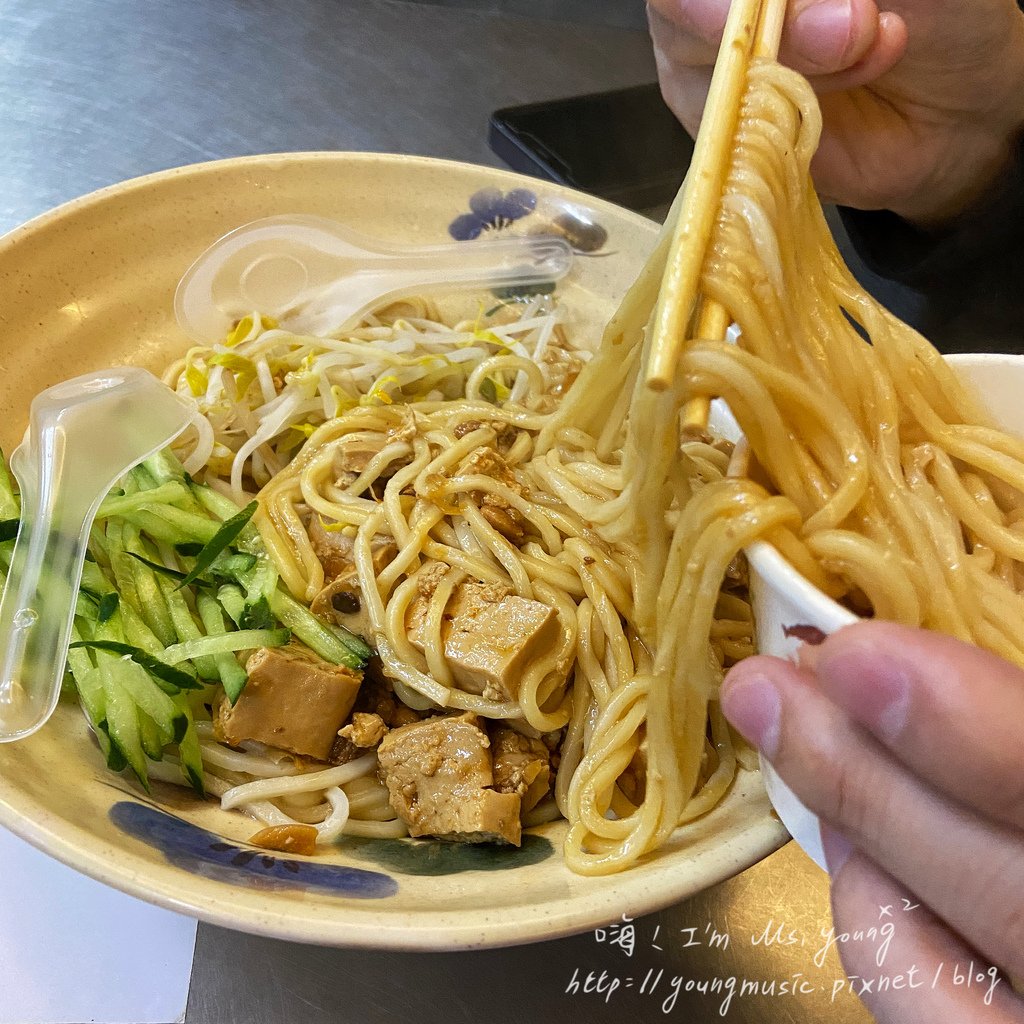 一百元美食挑戰10－「台中．東區」臭霸王臭豆腐，路過容易錯過