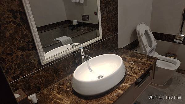 P_20210415_215847.jpg