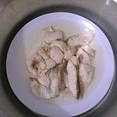 一整個悲劇的味道，沒有很難吃，只是怪