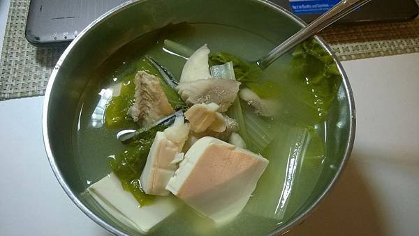 超飽的一鍋湯!