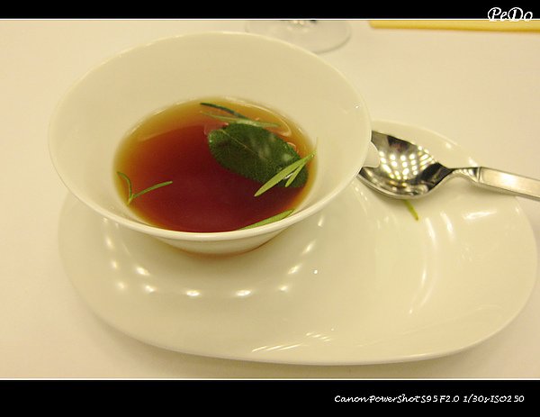 土雞澄清湯