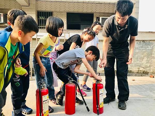 新竹市安親班-自然探索:空氣與燃燒(5上自然)