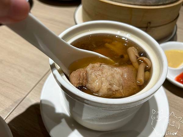 台北美食推薦｜內湖港式 裝潢純白舒適 餡料飽滿港式餐點 華漾 DIM SUM