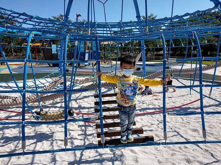 宜蘭特色公園》頭城運動公園兒童遊戲場3.JPG