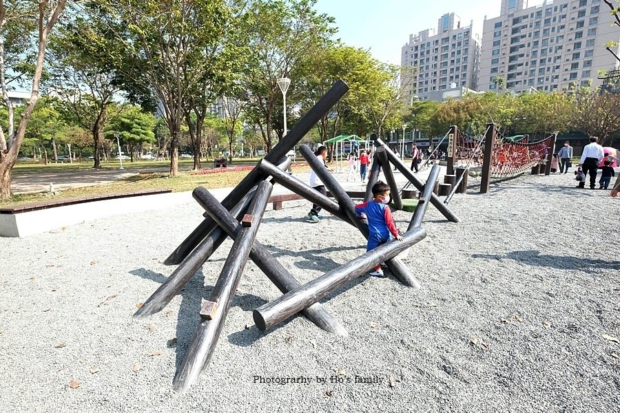 高雄特色公園》凹子底森林公園共融遊戲場13.JPG