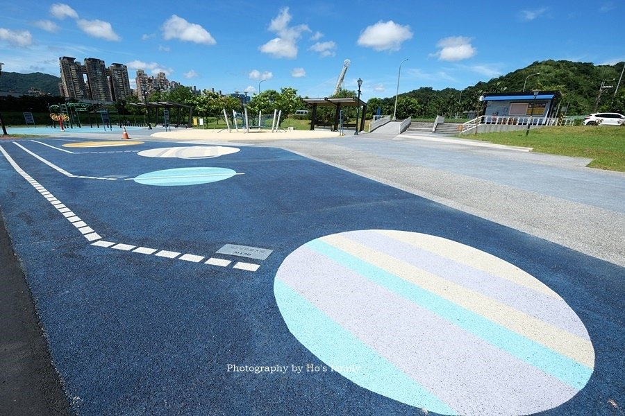 新北汐止星座公園遊戲場4.JPG