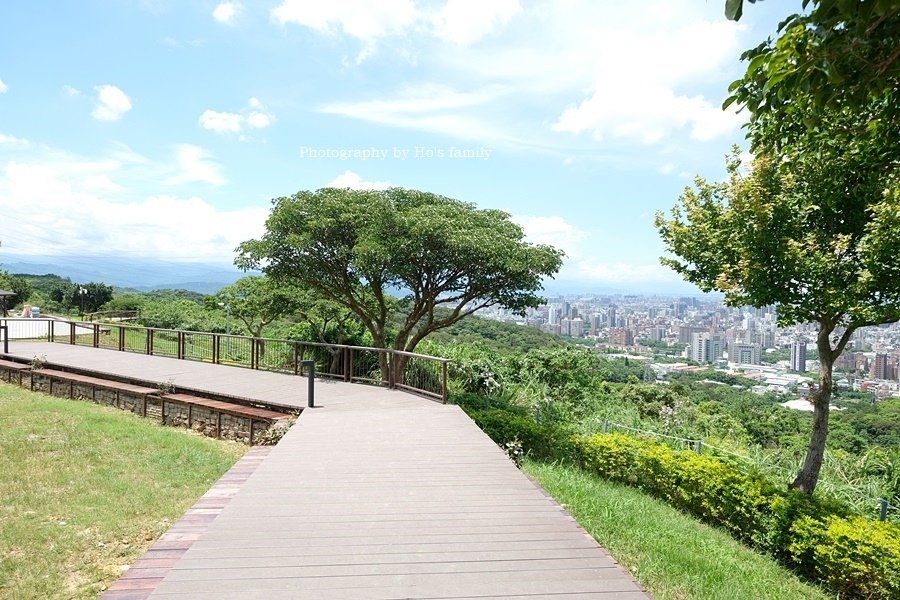 桃園虎頭山環保公園》桃園賞夜景23.JPG