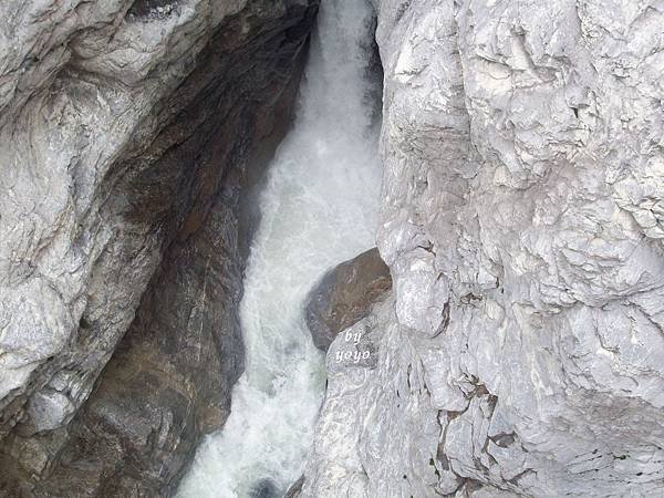 上格林德瓦冰河已不見藍光 544.jpg
