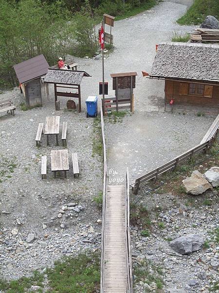 回程從上往下拍登山口 553.jpg