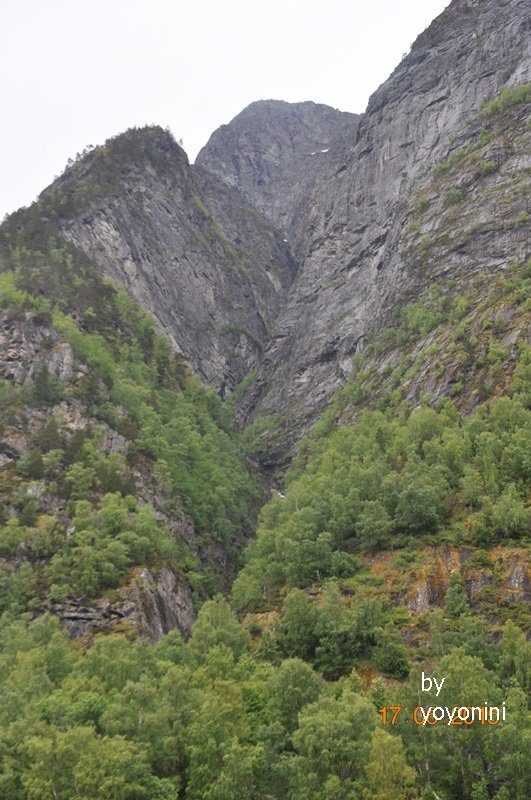 DSC_1029綠色山壁.JPG