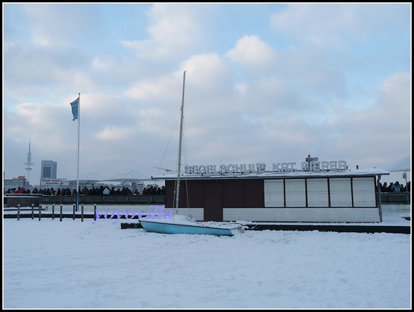 德國 漢堡 結冰的阿爾斯特湖 Alster Lake in Winter, Hamburg, Germany