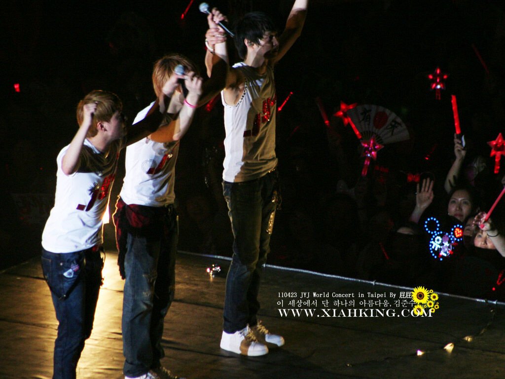 110430  XQ21  JYJ 台北CON 2.jpg