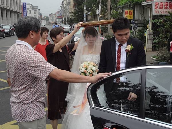 士軒結婚(103.4.26)_017.JPG