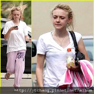 dakota-fanning-blackberry-beauty.jpg