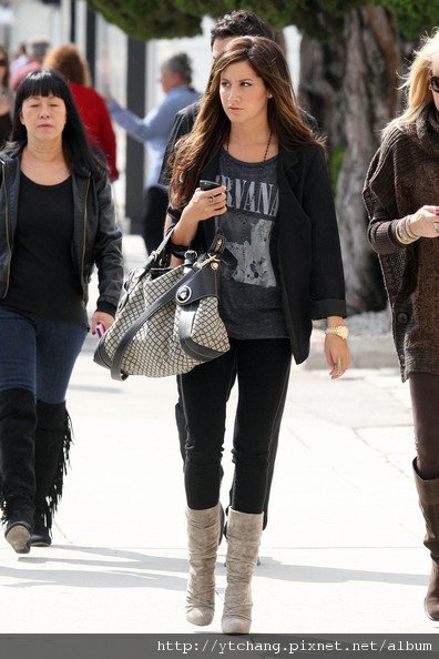 53d5bbe3107f92f3_ashleytisdale_1023.jpg