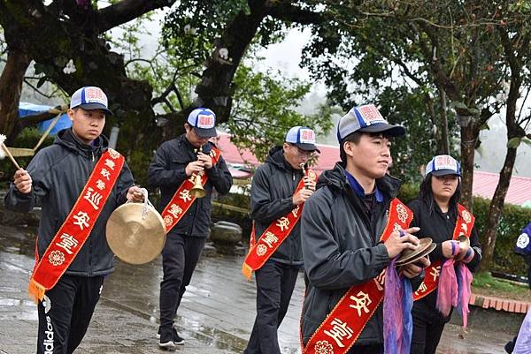 庚子年東山聖炎會 往 西螺福興宮 半天岩紫雲寺 東山碧軒寺 謁祖三載圓香
