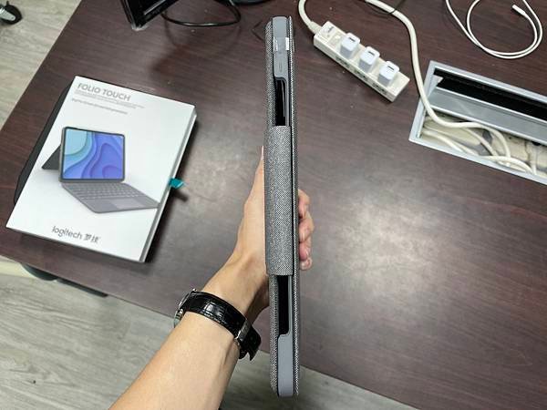 【3C】Logitech羅技 Folio Touch鍵盤保護