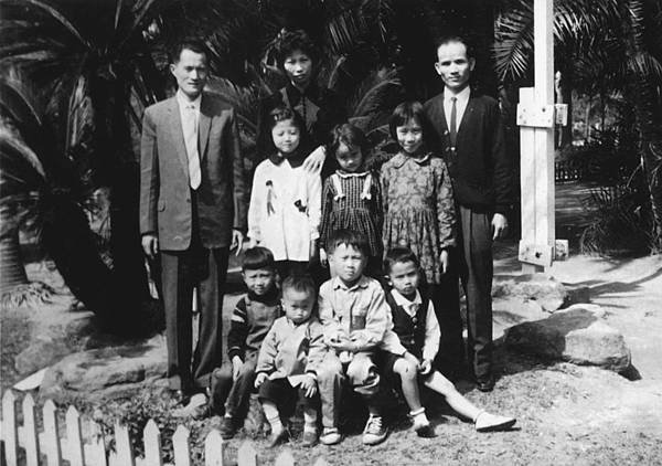 大姊和伯父家人