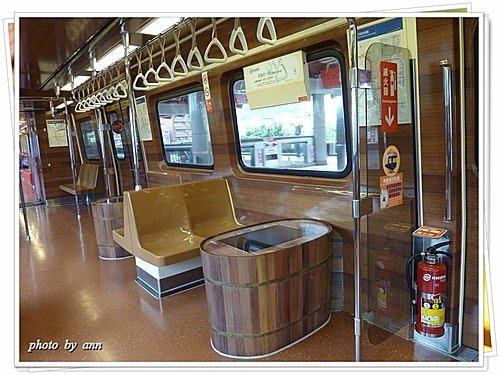 搭溫泉彩繪列車去新北投泡湯10.jpg