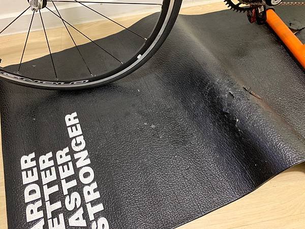 【公路車裝備】開箱 Decathlon 迪卡儂 訓練台墊