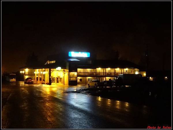 玩美加族-加拿大day2-7飯店travelodge golden sportsman lodge0026.jpg