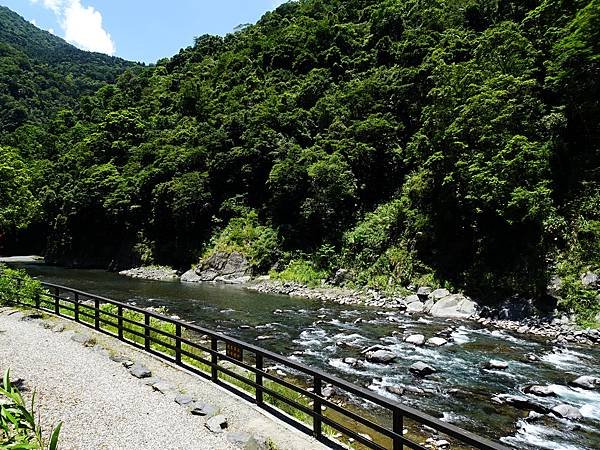 《新北烏來》內洞國家森林遊樂區~ 3條步道，順時鐘走法較不累