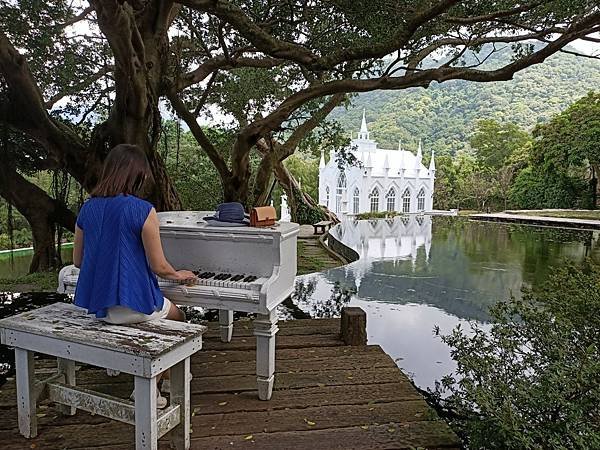 《台北市》陽明山~真愛桃花源 庭園餐廳，戶外教堂超好拍