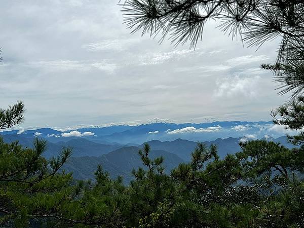 LINE_ALBUM_111.11.02鳶嘴山（玉慧）_221103_1.jpg