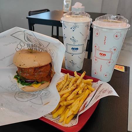 Burger Yellow 鹿肉漢堡