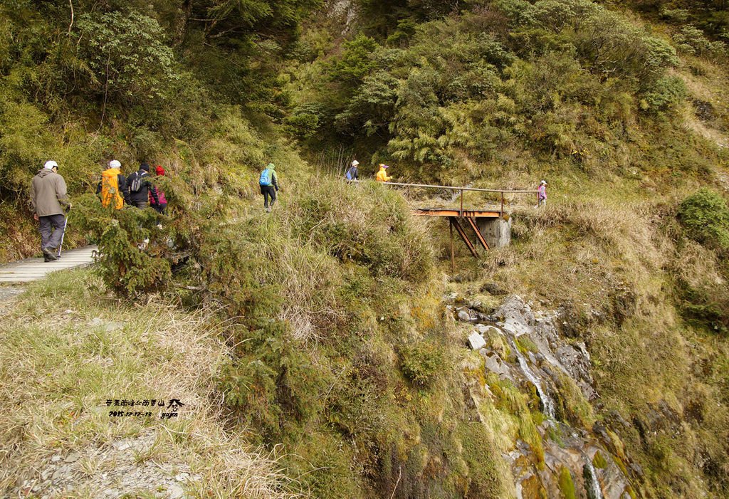 089奇萊南峰南華山.jpg