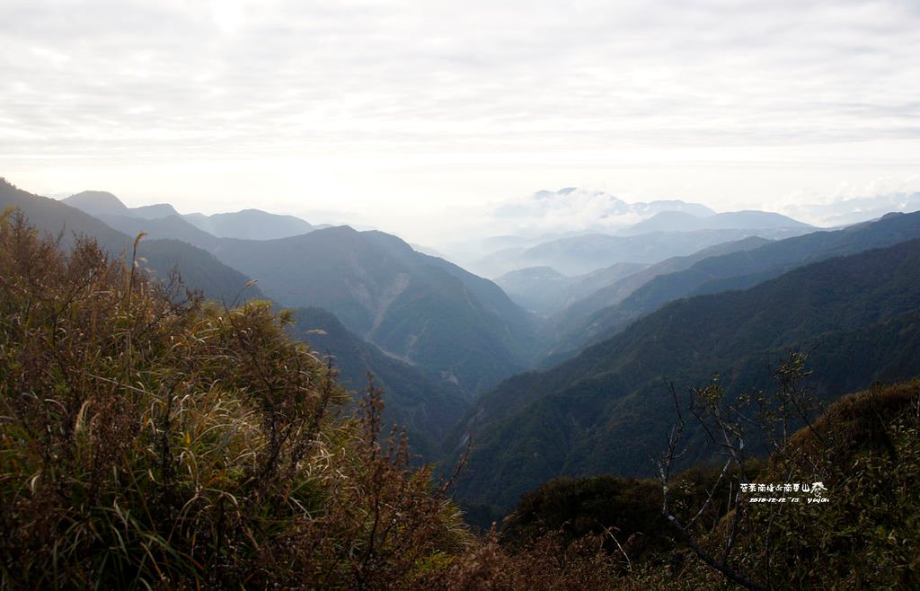 105奇萊南峰南華山.jpg