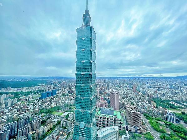 【台北信義區101附近美食】CÉ LA VI高空餐酒館x微風