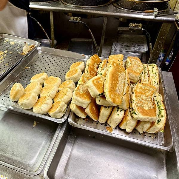 桃園隱藏版早餐店，五點開門排隊搶大陸餅