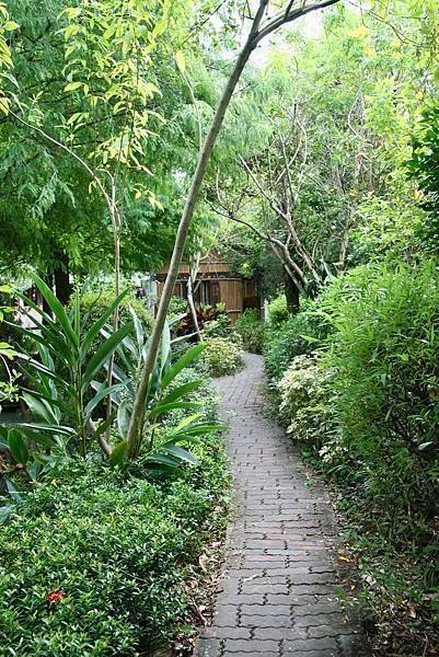 【美食】台中南屯巷弄中的世外桃源「田寮農莊」池塘景觀餐廳｜訂