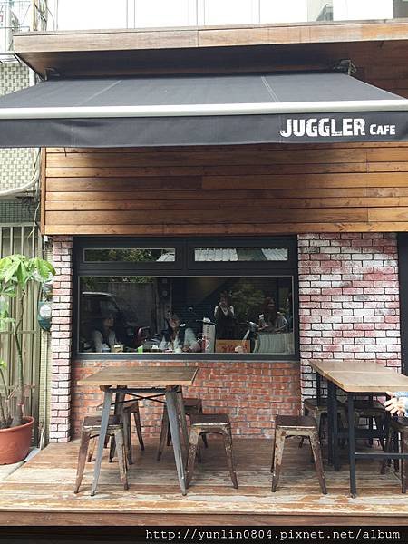 JugglerCafe-1.jpg