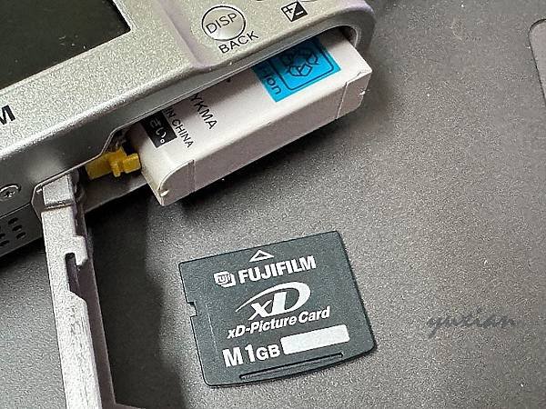 Fujifilm F31FD CCD 相機 開箱｜富士CCD