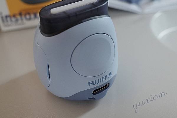 FUJIFILM instax Pal 掌上型迷你相機 | 