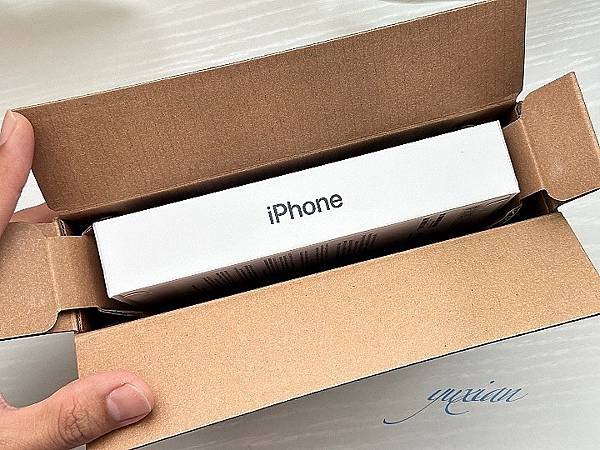 iPhone 15 pro 藍色鈦金屬開箱 &amp; 小評測心得