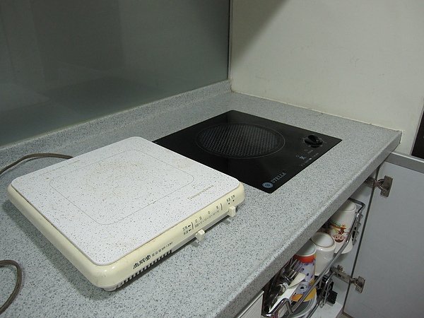 今日工具，黑白爐！
