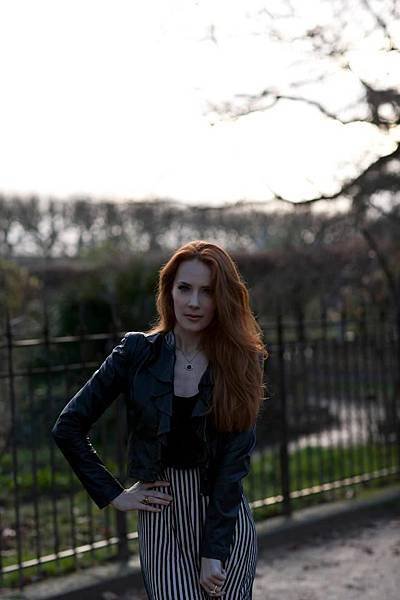 Simone Simons.jpg