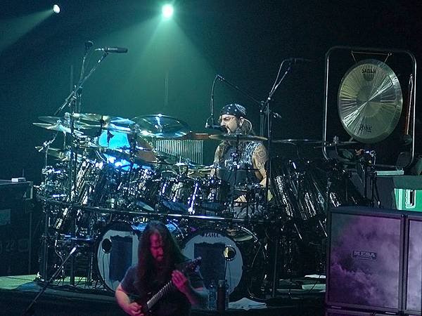 Mike Portnoy live in Prague.jpg