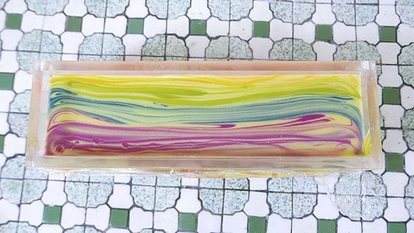 rainbow swirl_02.jpg
