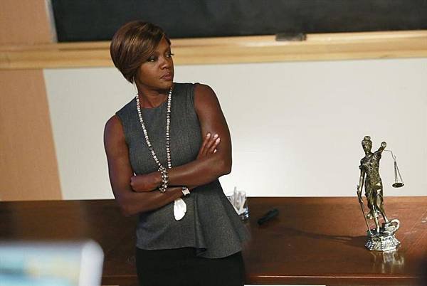 how-to-get-away-with-murder-season-epi-3-annalise-main.jpg