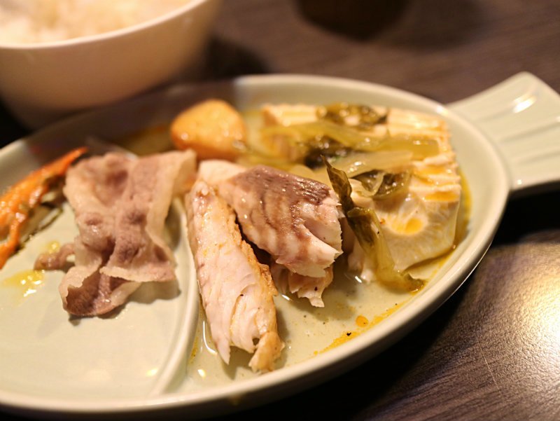 魚肉盛盤 (2).JPG