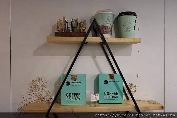 cornercoffee_04.jpg