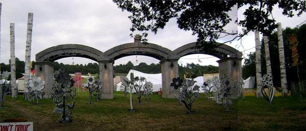 Welcome to the Park entrance 24 2 5 metre tall flowers illustrated on site by ou.jpg