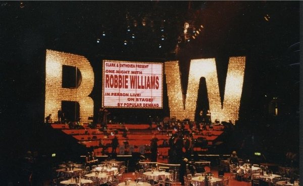 Robbie Williams Swing when you&apos;&apos;&apos;&apos;re winning at the Royal Albert Hall - Art Dire.jpg